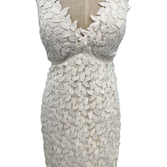 Bardot Lace Sheath Dress Crochet Sleeveless White Size US 6 Small - Picture 3 of 13